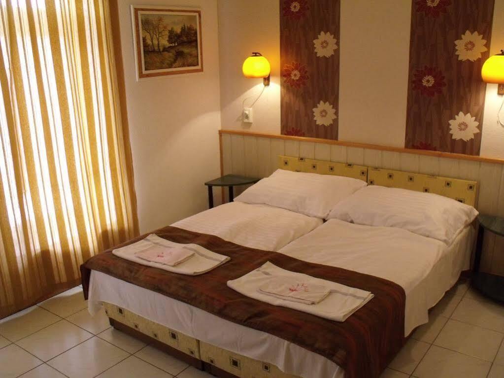 Korona Panzio Bed & Breakfast Balatonfüred Exterior foto